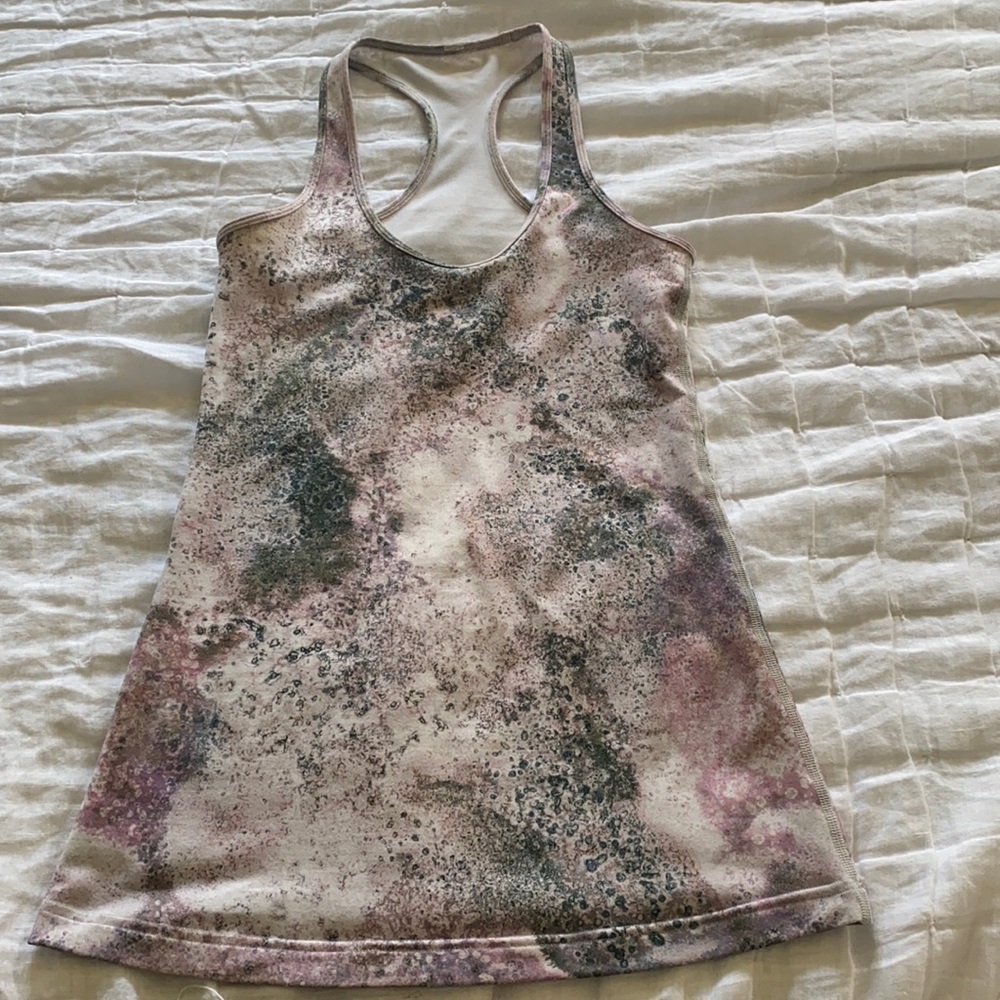 Lululemon tank